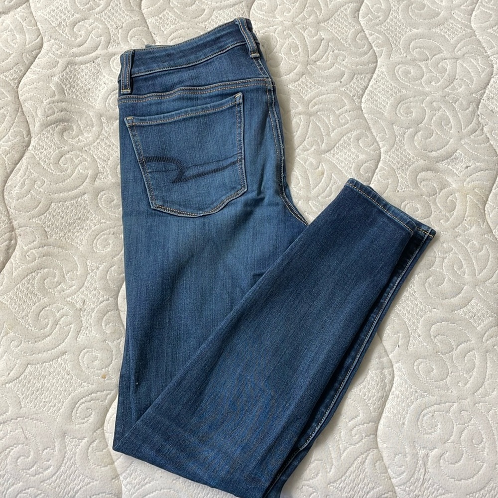 Women’s Size 2 American Eagle skinny jeans